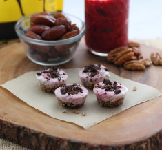 Frozen Berry Yogurt Bites