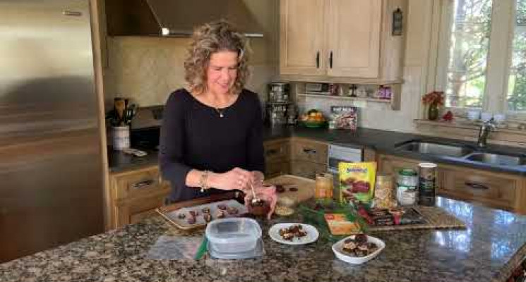 Snickers Stuffed Dates